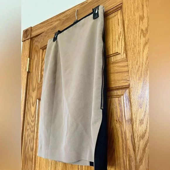 Ann Taylor - Skirt - Picture 5 of 9